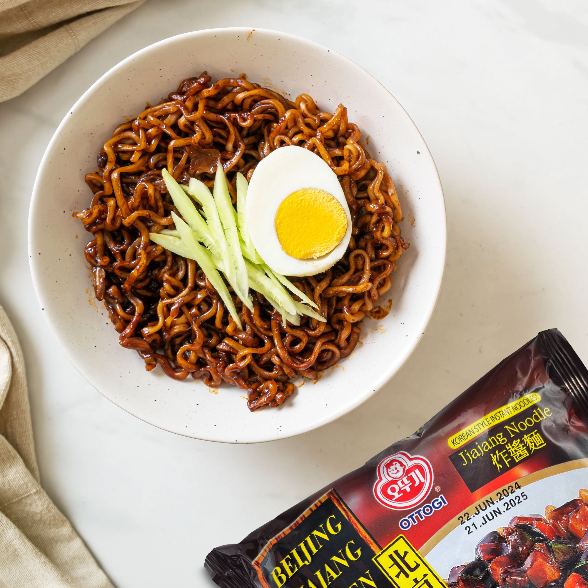 Ottogi Beijing Jjajang Noodle / Stir Fried Black Bean Noodle (135g)