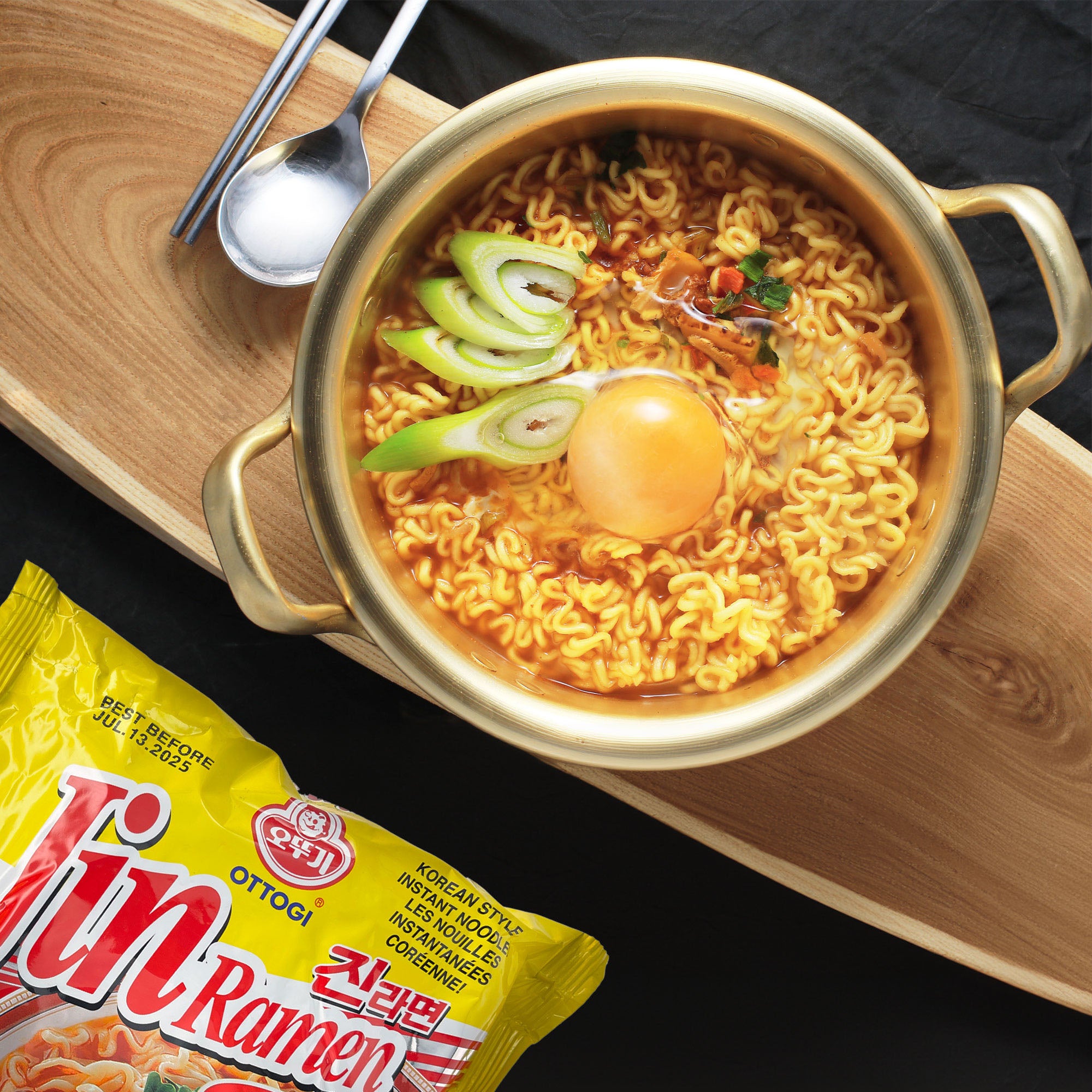 Ottogi Jin Noodle Spicy (120g)