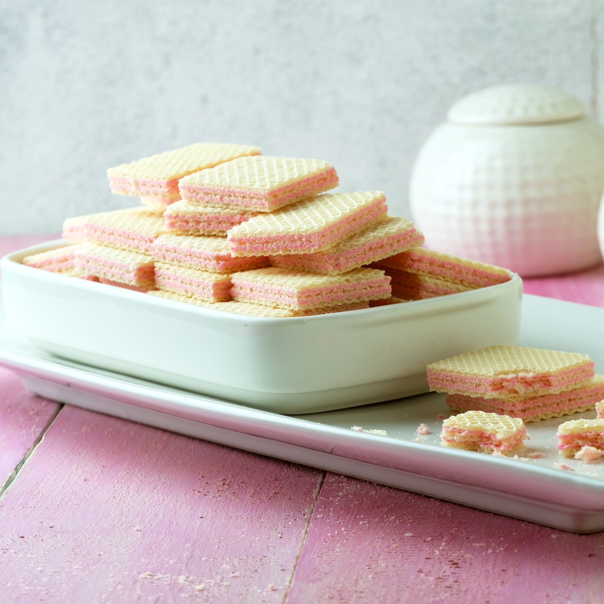 Biskitop Strawberry Wafer Cubes